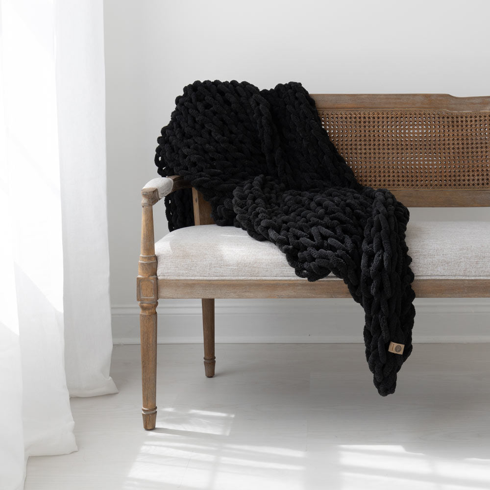 Black chunky throw discount blanket