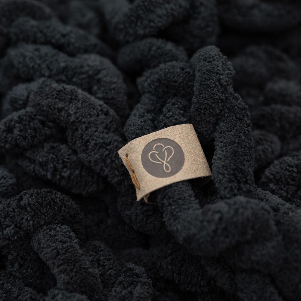 Chunky knit black online blanket