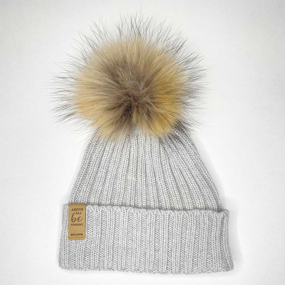 HUG ME COTTON BEANIE WITH POM | GRAY