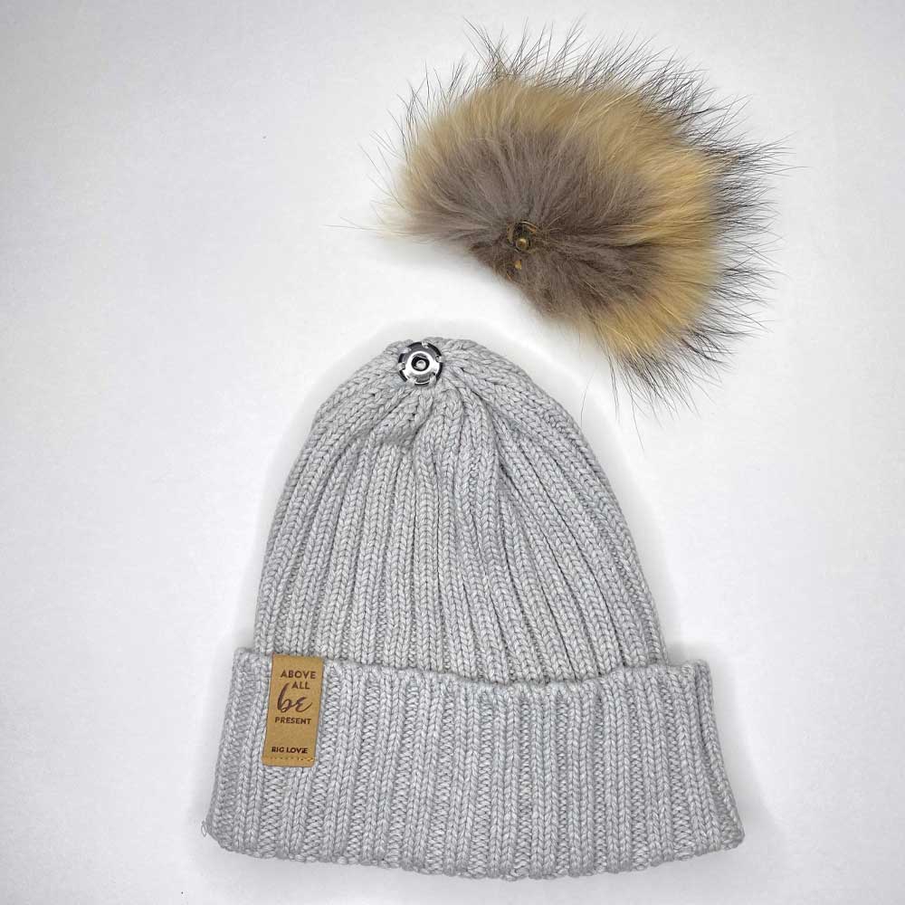 HUG ME COTTON BEANIE WITH POM | GRAY